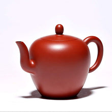 Загрузить изображение в средство просмотра галереи, Yixing Clay / Zisha Tea Pot for Chinese kung / Gong Fu Tea 250ml ( girl shoulders )
