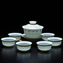 Загрузить изображение в средство просмотра галереи, 11PCS Hollow Honeycomb Kung Fu Tea Set Blue and White Porcelain Drinkware Ceramic Glass Teacup Teapot Gaiwan Strainer Fair Cup
