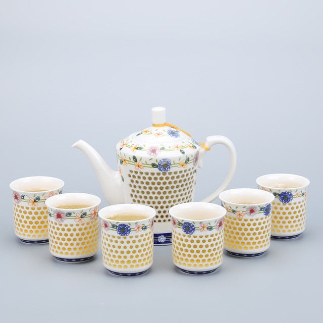 YeFine Chinese Kung Fu Tea Set Porcelain Hollow Out Creative Design Ceramic Teapot With 6 Tea Cups Travel Drinkware Luxury Gift